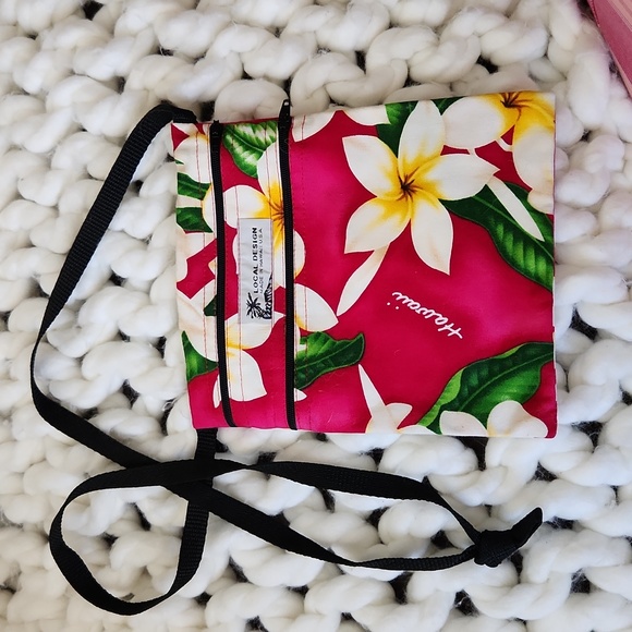Hawaiian Crossbody Bag, Floral pink/white design. 'Local Designz' 2 zip pockets - Picture 2 of 9